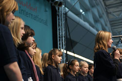 Toni auf dem Reisesupermarkt