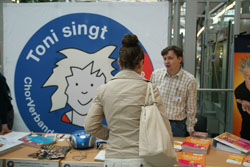 Toni auf dem Reisesupermarkt