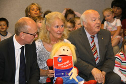 Toni singt in der Kita im Bundesverteidigungsministerium