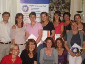 �Toni singt� � jetzt auch im Kindergarten � Lehrgangsabschluss im Singkulturhaus AlmaViva